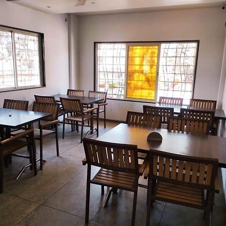 Hotel Manasi Inn Satara Dış mekan fotoğraf