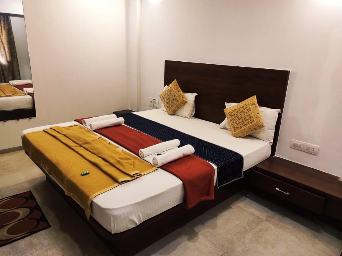 Hotel Manasi Inn Satara Dış mekan fotoğraf