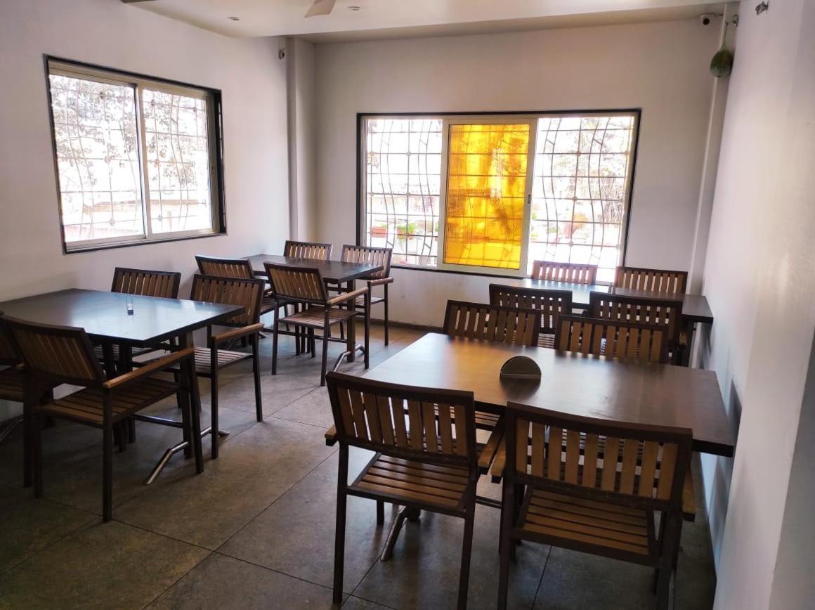 Hotel Manasi Inn Satara Dış mekan fotoğraf