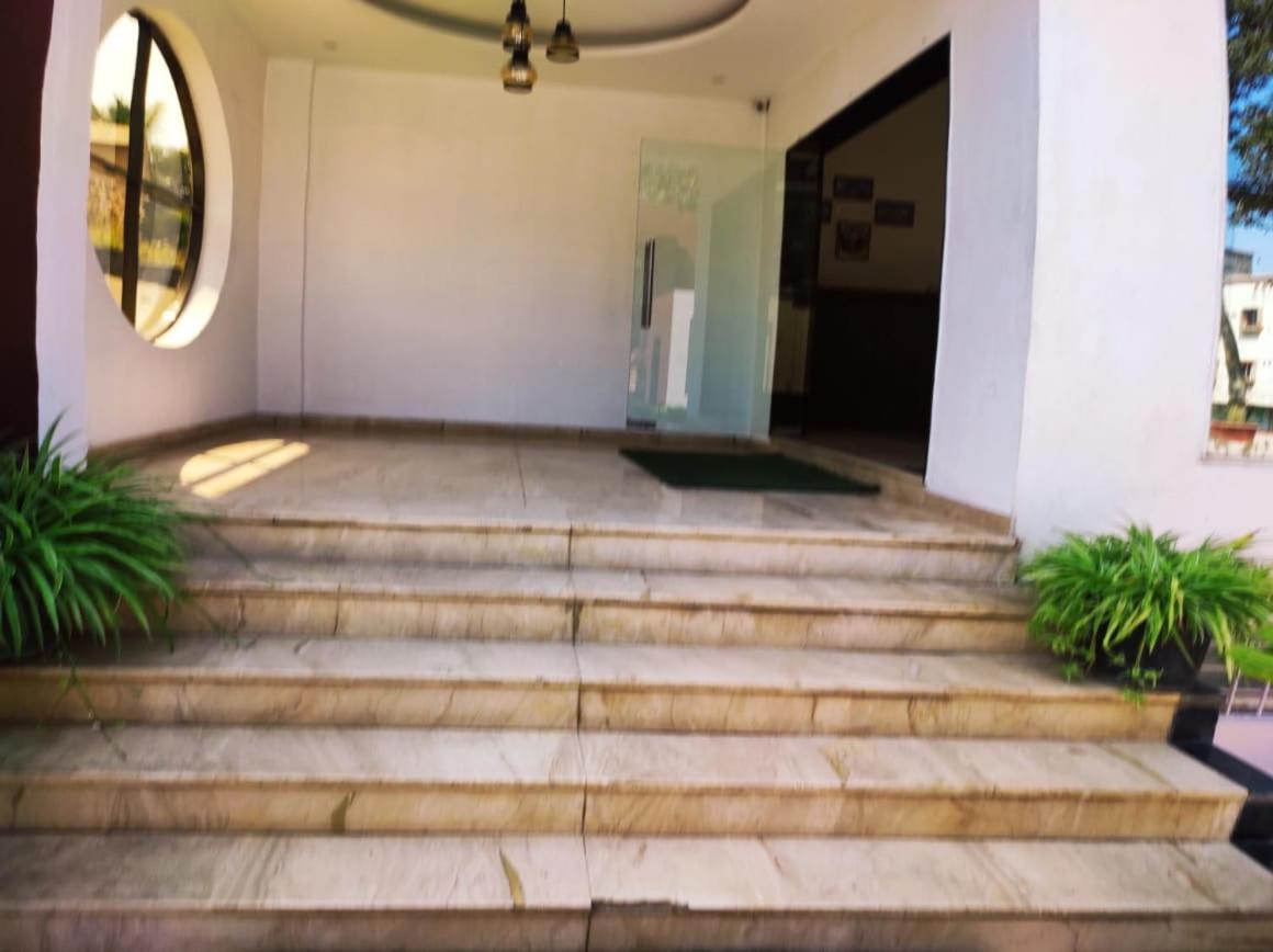 Hotel Manasi Inn Satara Dış mekan fotoğraf