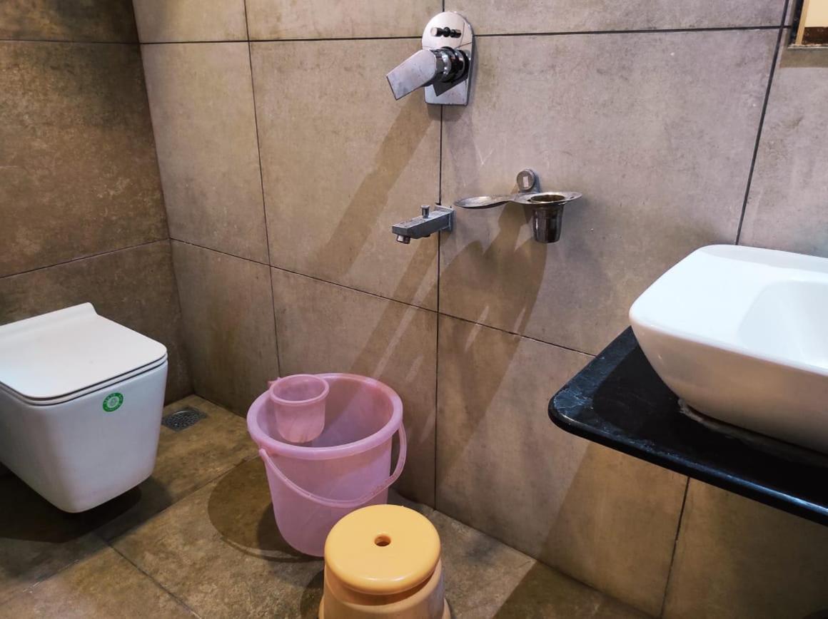 Hotel Manasi Inn Satara Dış mekan fotoğraf