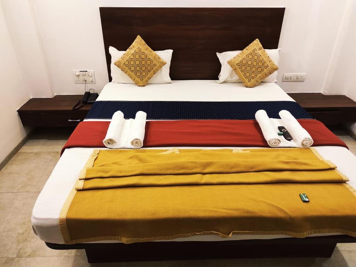 Hotel Manasi Inn Satara Dış mekan fotoğraf